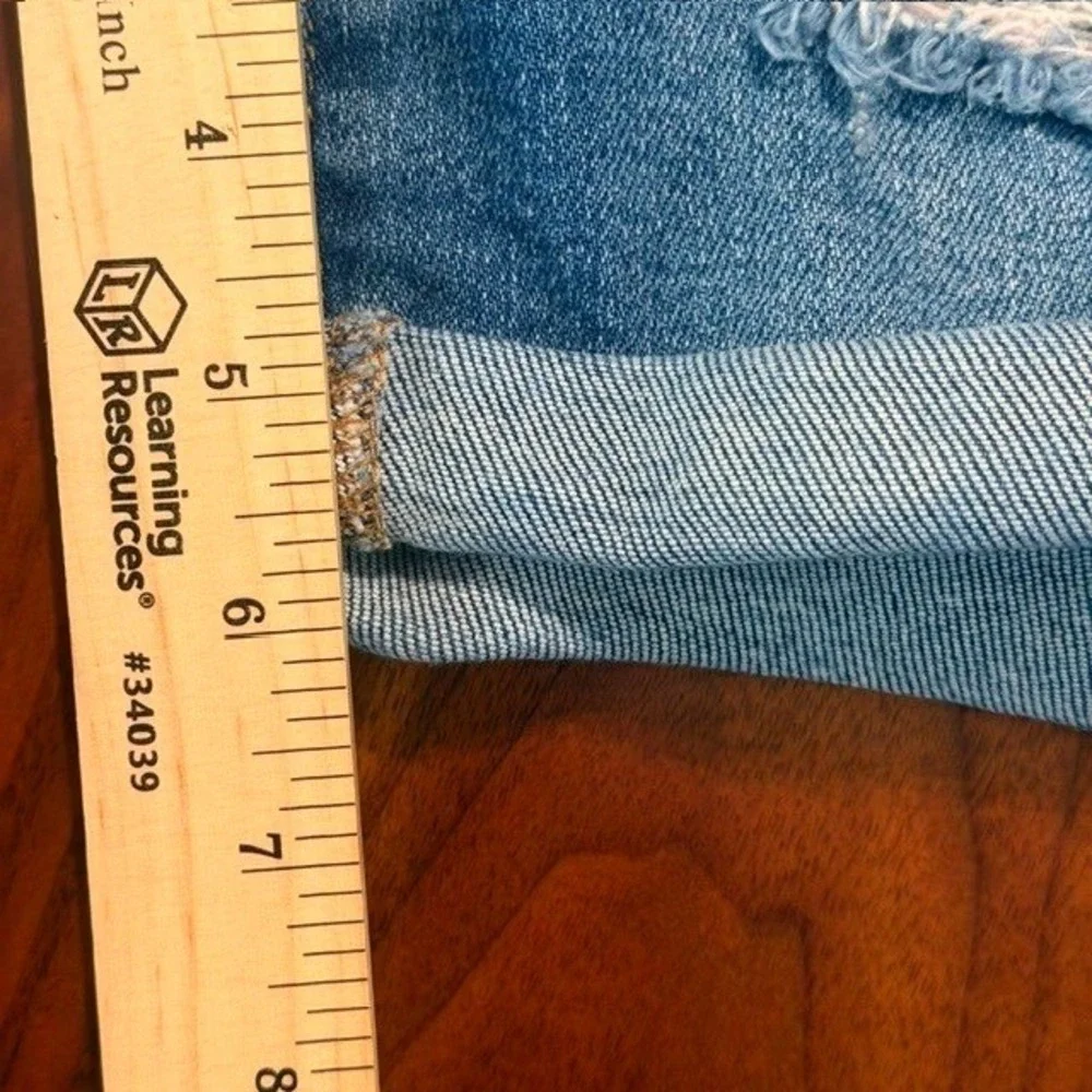 Judy Blue Distressed Denim Shorts Blue Medium Wash Cuffed Pink Tint Womens Large